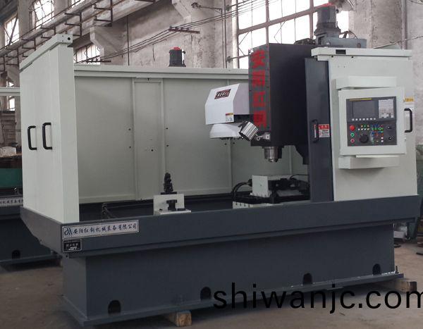 前軸(zhou)鎖(suo)銷(xiao)孔專用加工