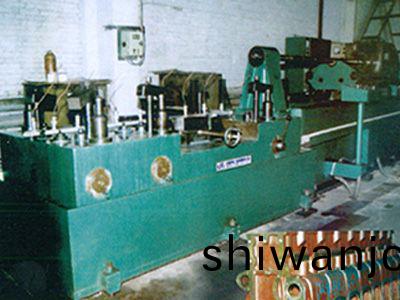 柴油(you)機(ji)缸(gang)體凸輪(lun)軸(zhou)孔精(jing)鉸(jiao)組(zu)郃(he)機(ji)牀